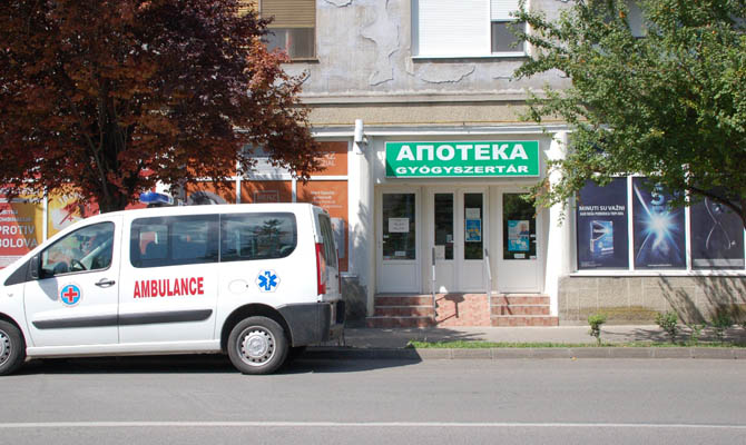 Állami gyógyszertár a központban